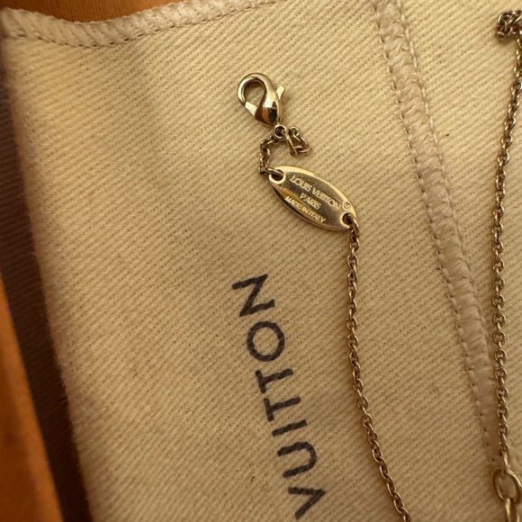 Louis Vuitton Iconic Enamel Necklace with Iconic Monogram - Picture 5 of 6